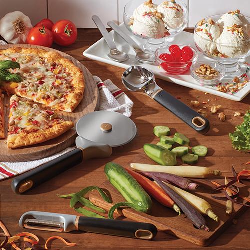 Pizza cutter and tools