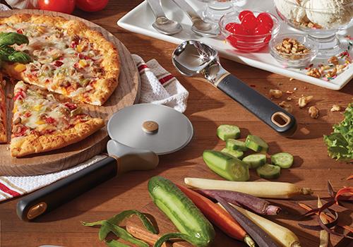 Pizza cutter and tools